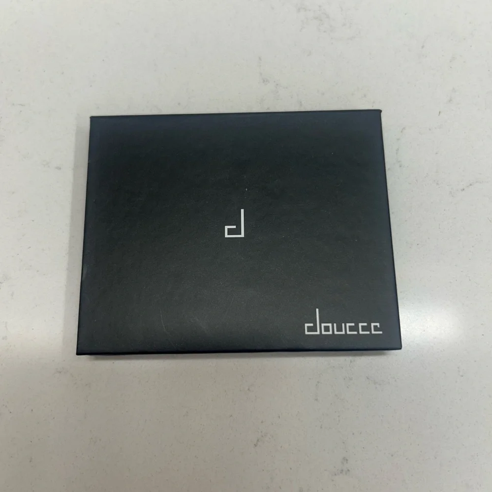 Doucce‎ Nuetral Eyeshadow Palette with Matte and Shimmer